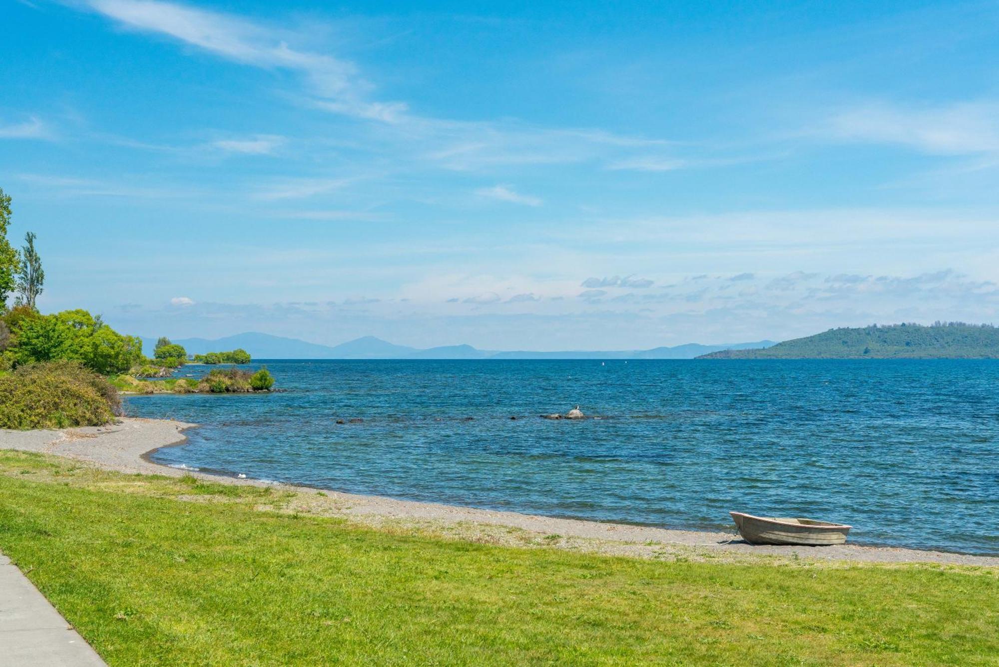 Lakeview Cottage - Rainbow Point Holiday Home Taupo Exterior foto
