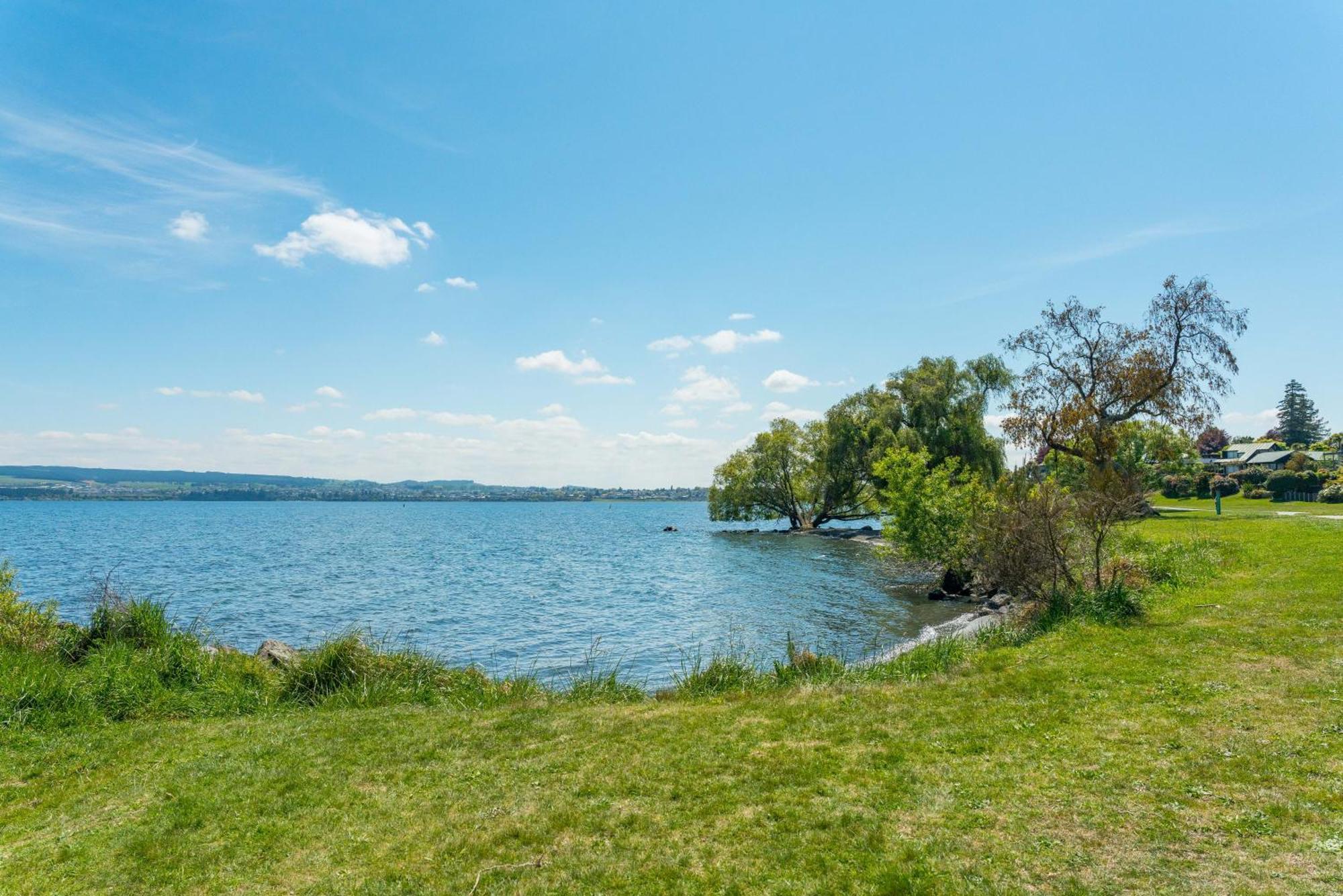 Lakeview Cottage - Rainbow Point Holiday Home Taupo Exterior foto