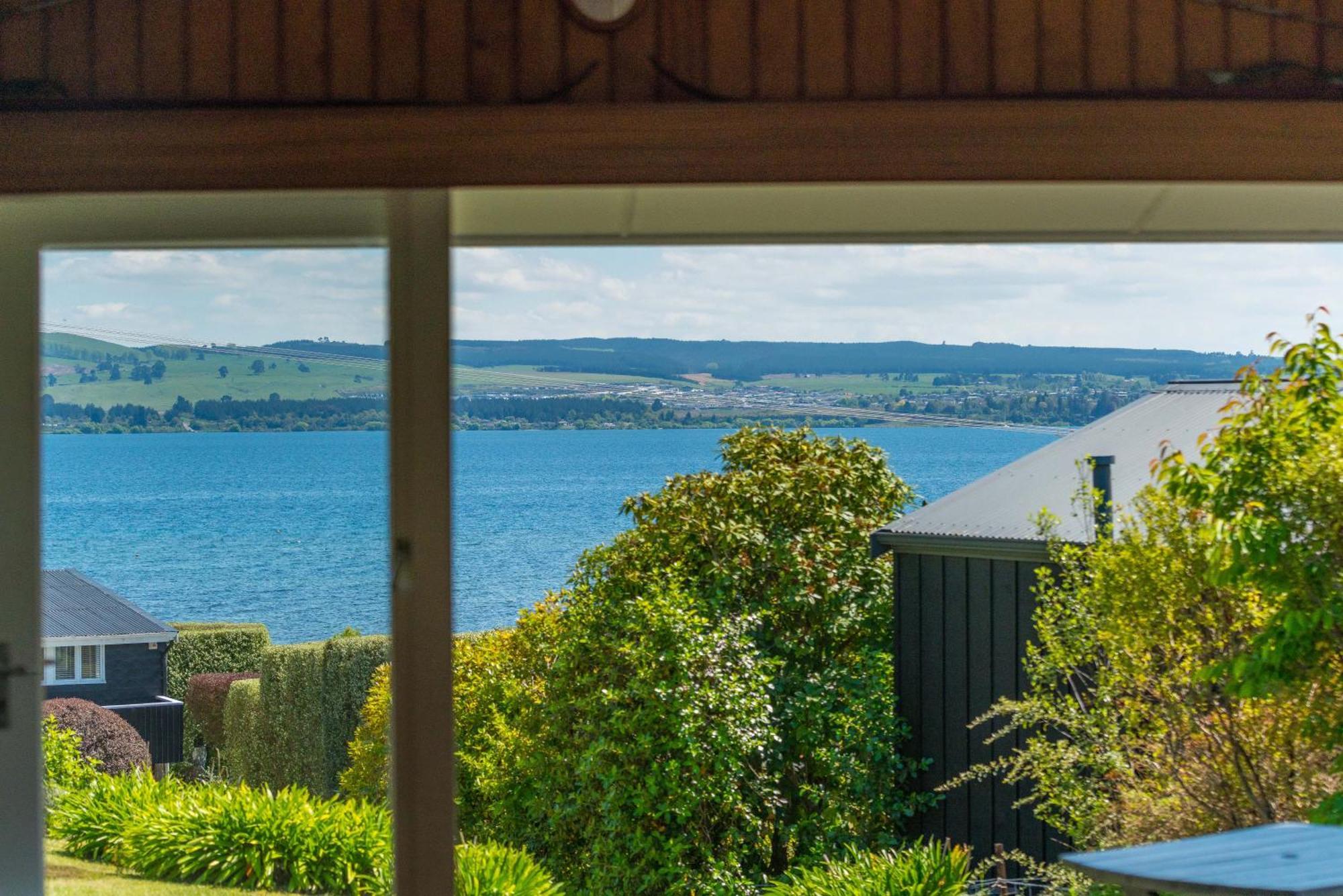 Lakeview Cottage - Rainbow Point Holiday Home Taupo Exterior foto